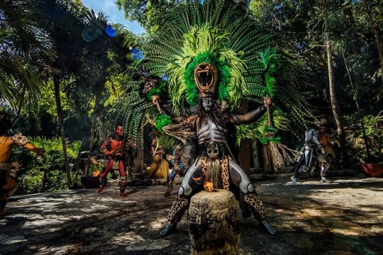 Priority Access: Combo Tour: Xcaret, Xel-Ha, Xplor and Chichen Itzá