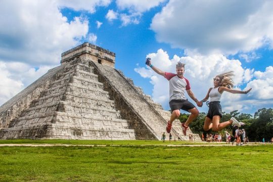 Chichen Itza Plus with Sacred Cenote from Cancun