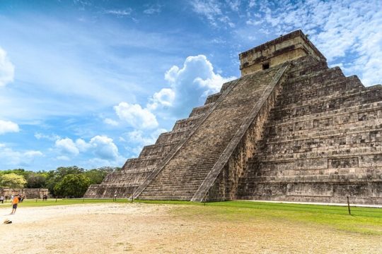 Chichen Itza Premier with Sacred Cenote from Cancun and Mayan Riviera