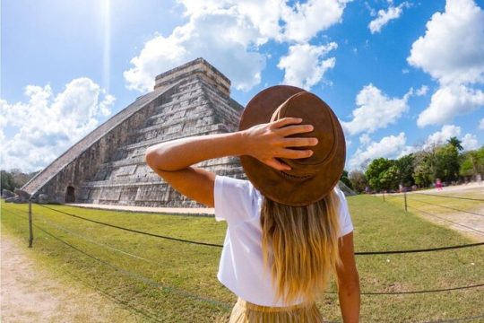 Chichen Itza Guided Historical Tour with Lunch Included