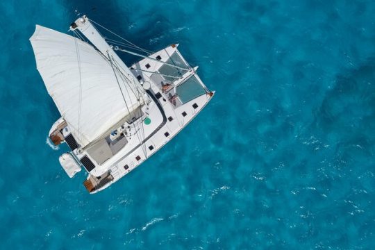 Isla Mujeres Platinum by Albatros Catamarans