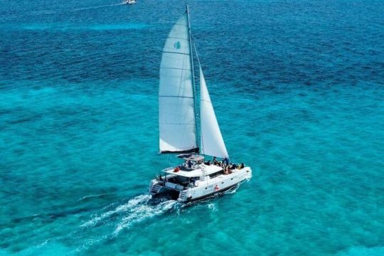 Plus Full Day Catamaran Tour to Isla Mujeres All Inclusive