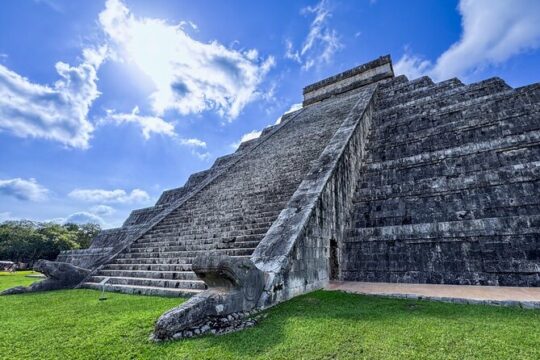 Private Round Transfer Airport-Cancun Hotel Zone - Airport