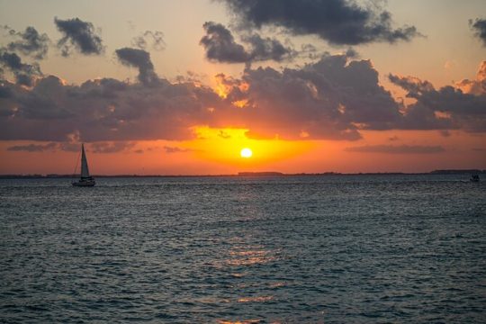 Isla Mujeres Sunset Cruise and Tour from Cancun