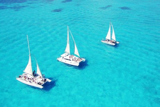 Top Sailing tour to Isla Mujeres with lunch and open bar from Cancun