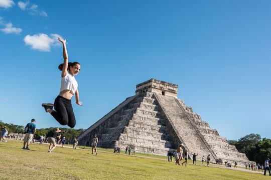 Chichén Itzá Premier Tour with Hubiku Cenote & Valladolid