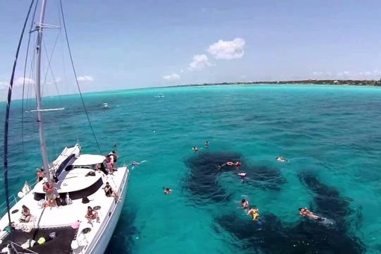Top Sailing tour to Isla Mujeres with lunch and open bar from Cancun