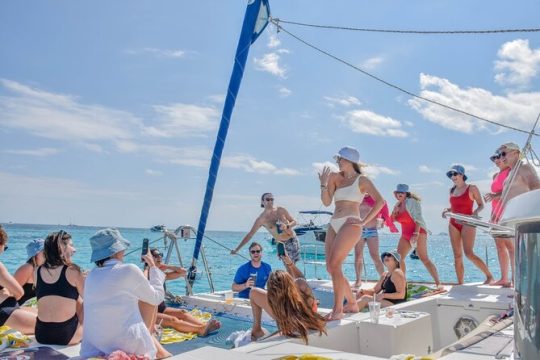 Isla Mujeres Catamaran Tour with Snorkel, Open bar and Transportation from hotel