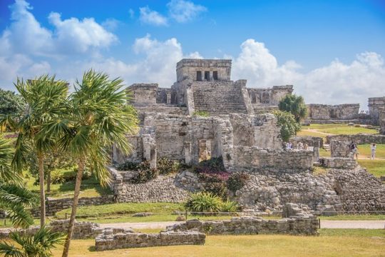 Tulum Ruins Guided Tour from Cancun and Riviera Maya