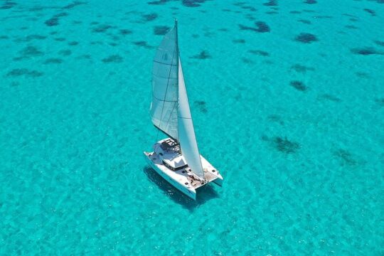 Full Day Isla Mujeres Catamaran Tour with Open Bar