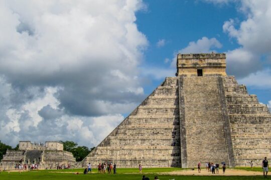 Chichen Itza & Ekbalam with Cenote Swim from Cancun