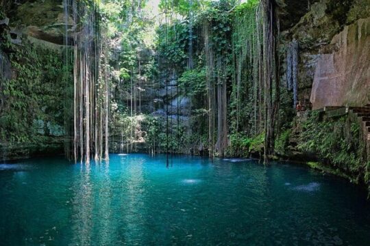 Deluxe Chichen Itza Tour Expedition with 2 Cenotes & Buffet