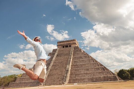 Full-Day Tour to Chichen Itza and cenotes experience