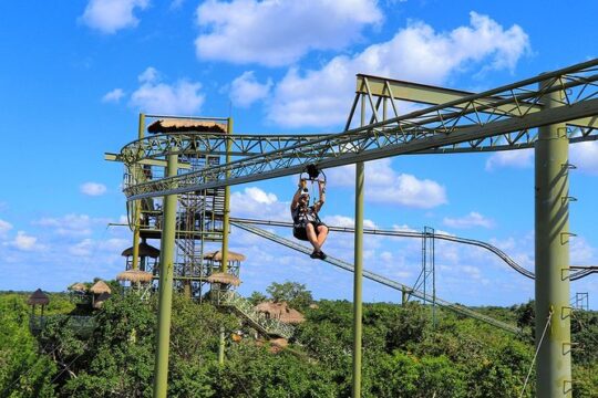 ENJOY 2 Days of 2 Differents Parks in the Jungle and Caribbean with transport