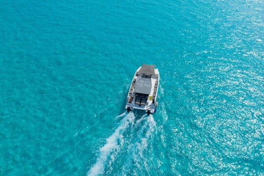 Private Atomic Catamaran Tour to Isla Mujeres