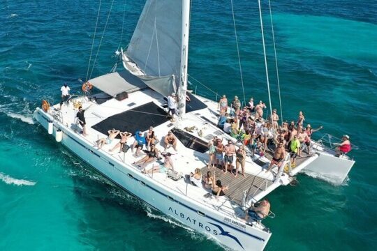 Sail Away Catamaran Day Trip with Snorkeling to Isla Mujeres